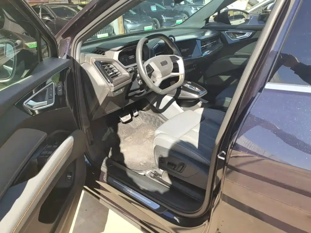 Audi Q4 e-tron — миниатюра 15