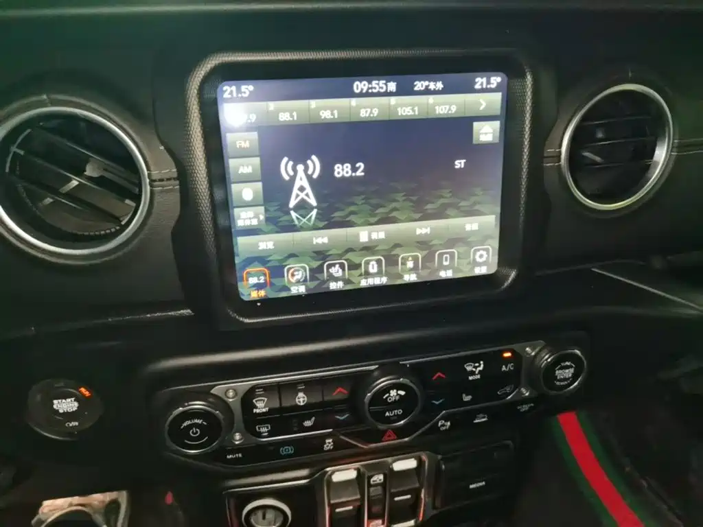 Jeep Wrangler PHEV — миниатюра 13