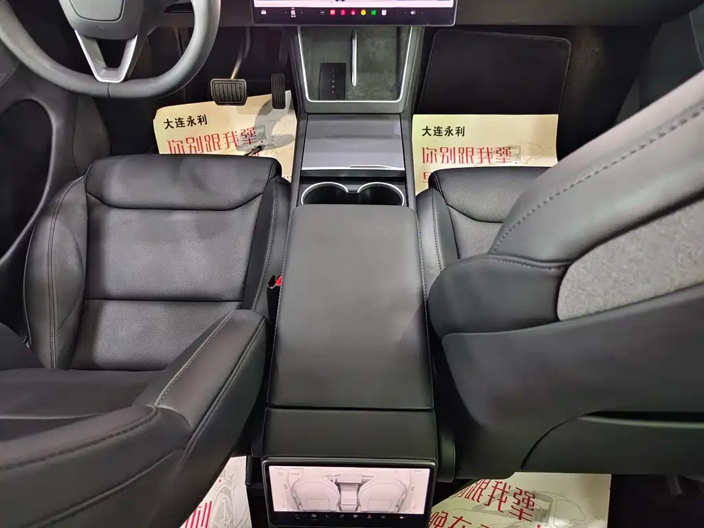 Tesla Model Y L — миниатюра 11