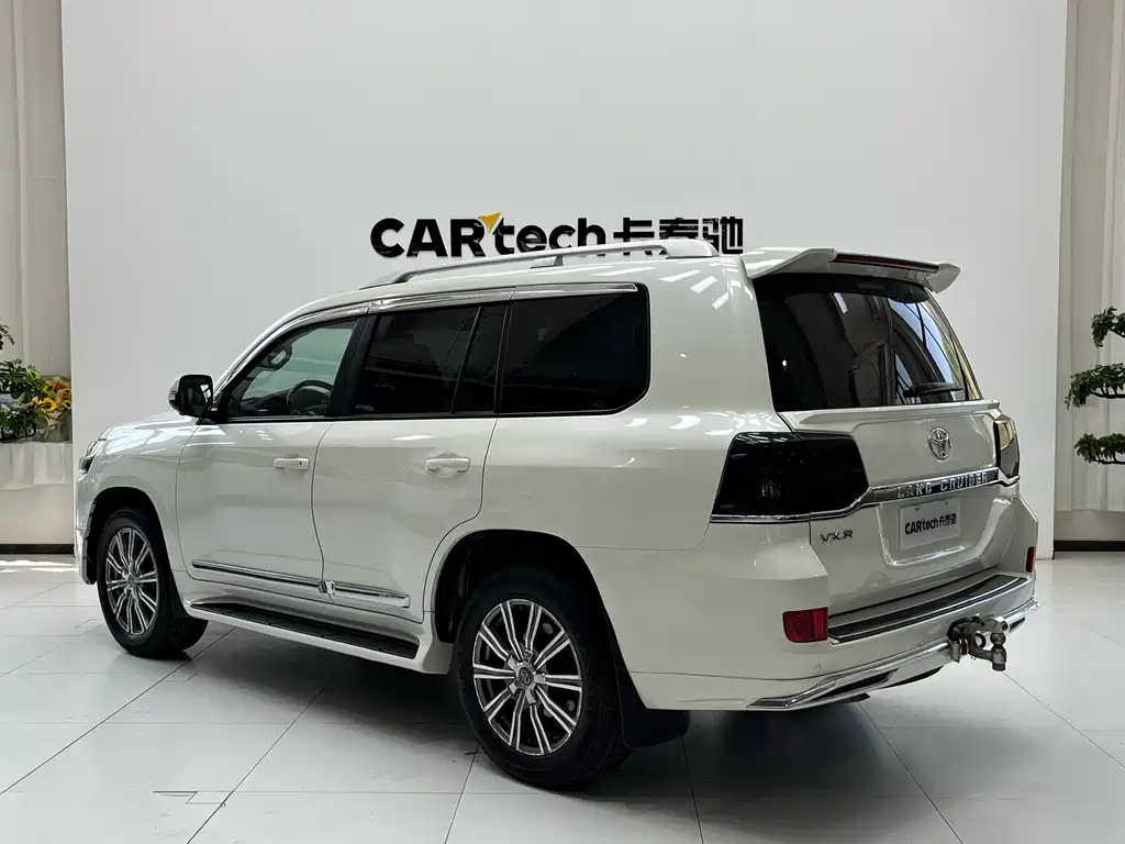 Toyota Land Cruiser - фото 13