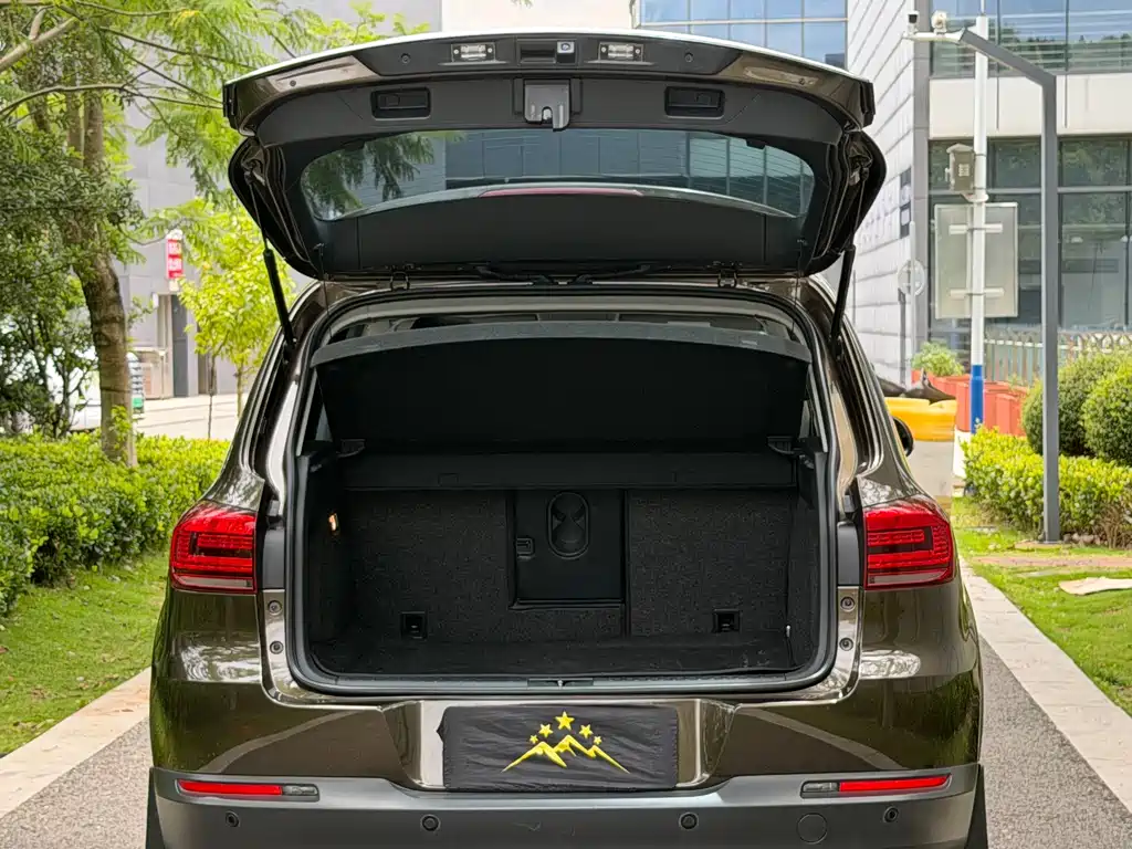 Volkswagen Tiguan — миниатюра 8