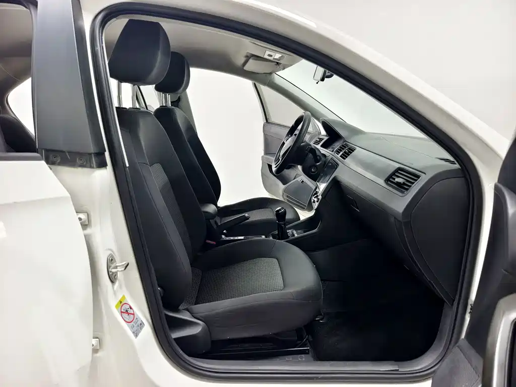 Volkswagen Santana — миниатюра 13