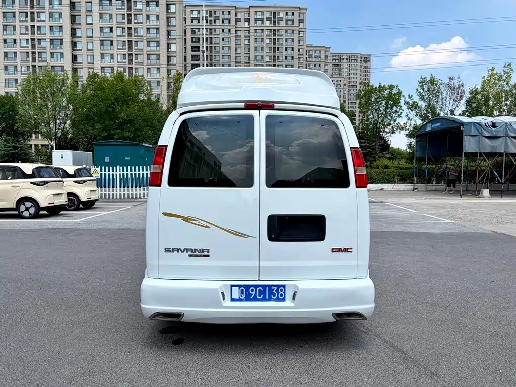 GMC Savana — миниатюра 6