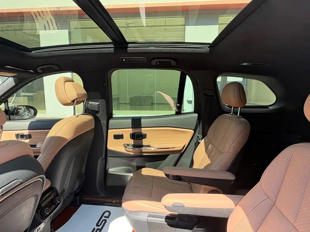 NIO ES8 — миниатюра 13