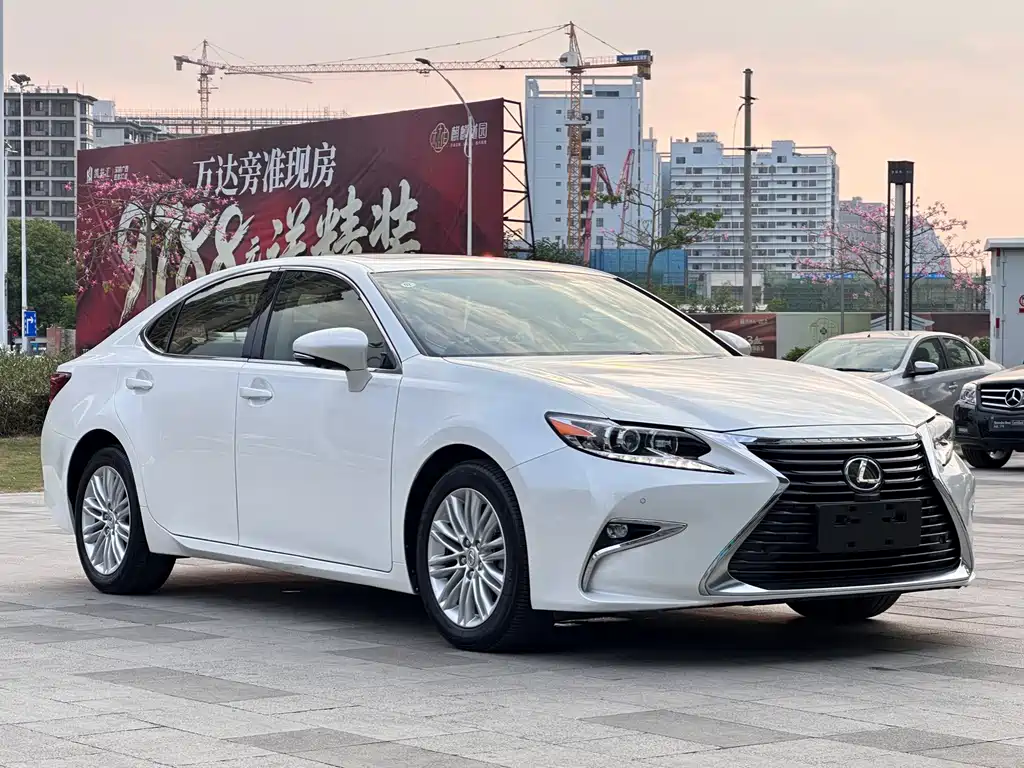 Lexus ES — миниатюра 3