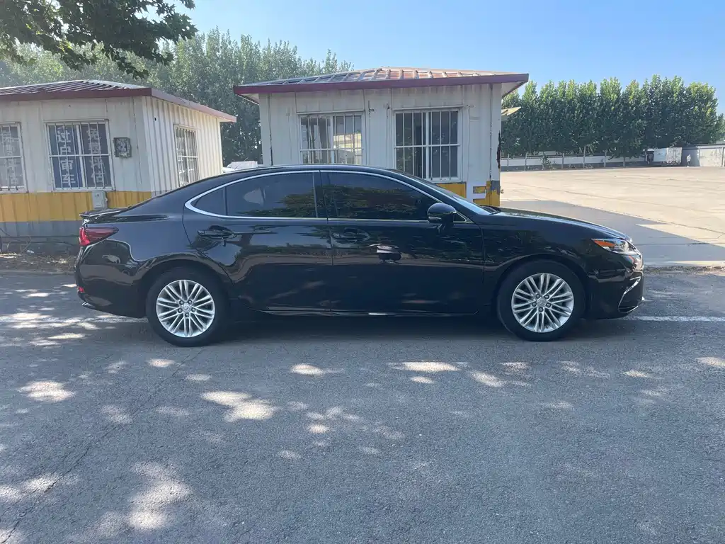Lexus ES — миниатюра 4