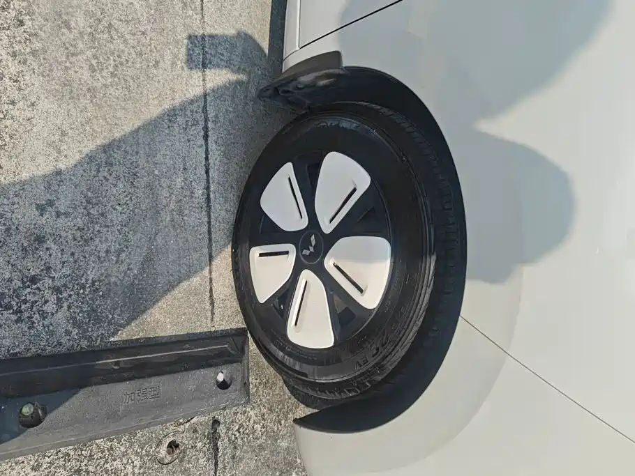 Wuling MINIEV — миниатюра 6