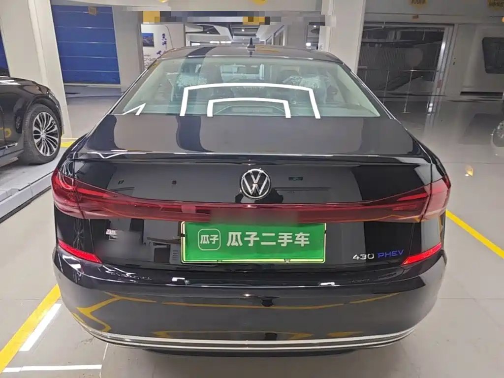 Volkswagen Passat PHEV — миниатюра 6