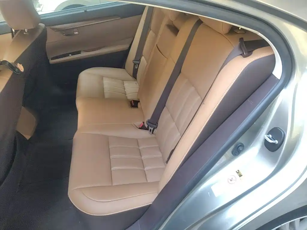 Lexus ES — миниатюра 17