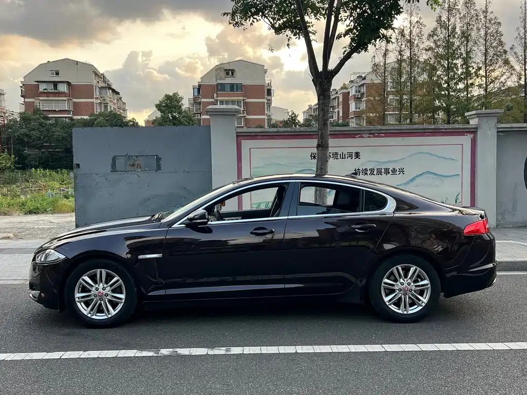 Jaguar XF — миниатюра 10