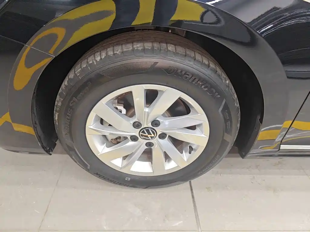 Volkswagen Passat PHEV — миниатюра 23