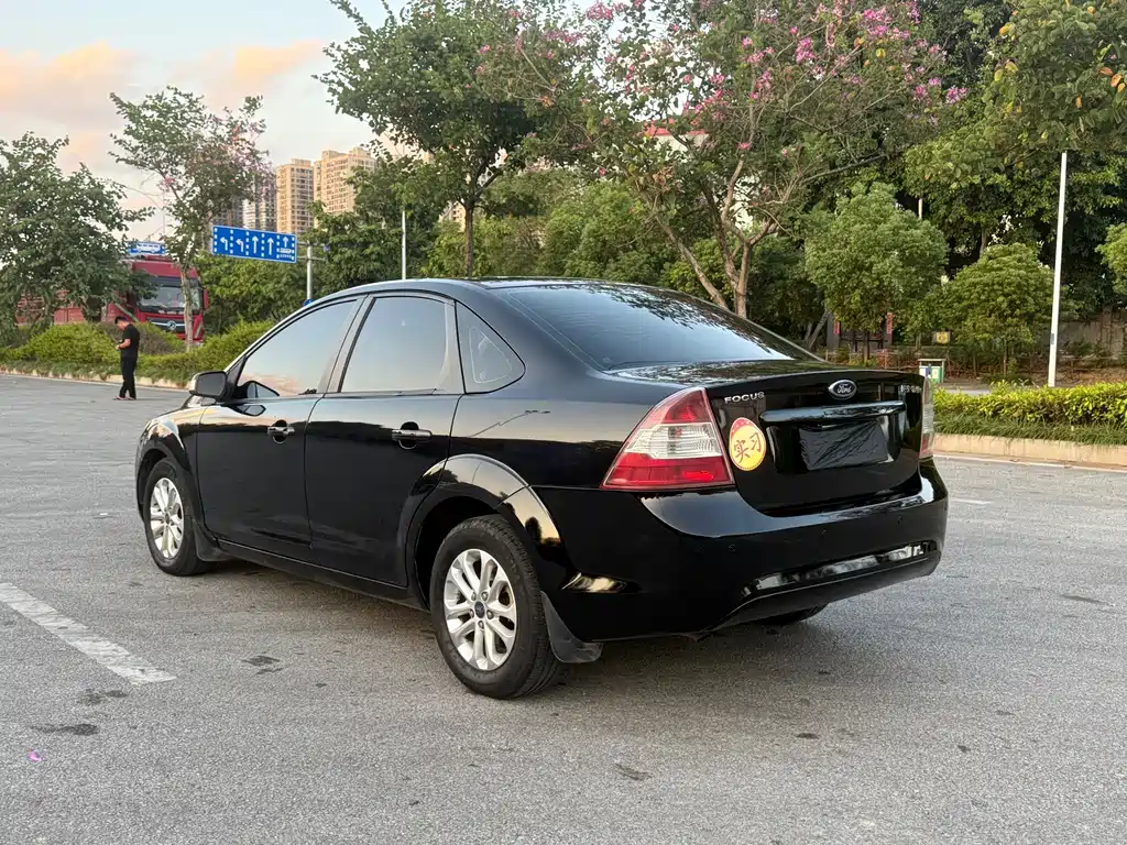 Ford Focus — миниатюра 6
