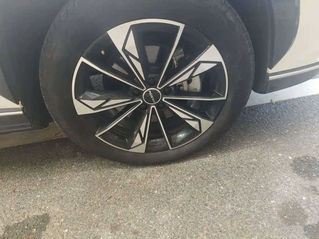 Roewe RX5 New Energy — миниатюра 22