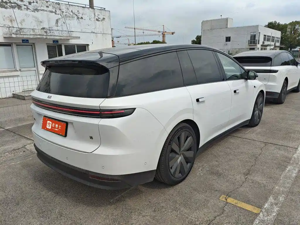 Li Auto Li i8