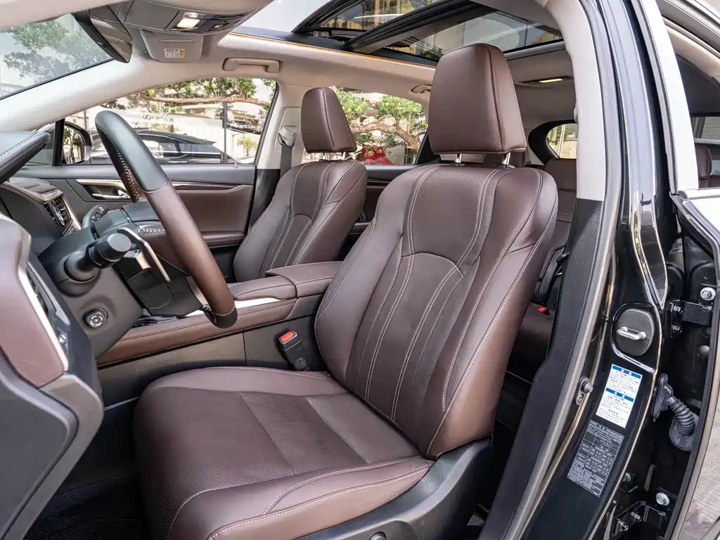 Lexus RX — миниатюра 11