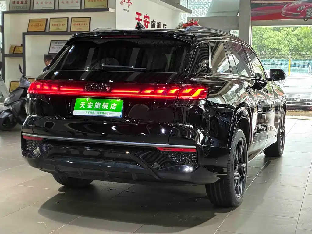 Audi Q6 2025 50 TFSI quattro 6 мест