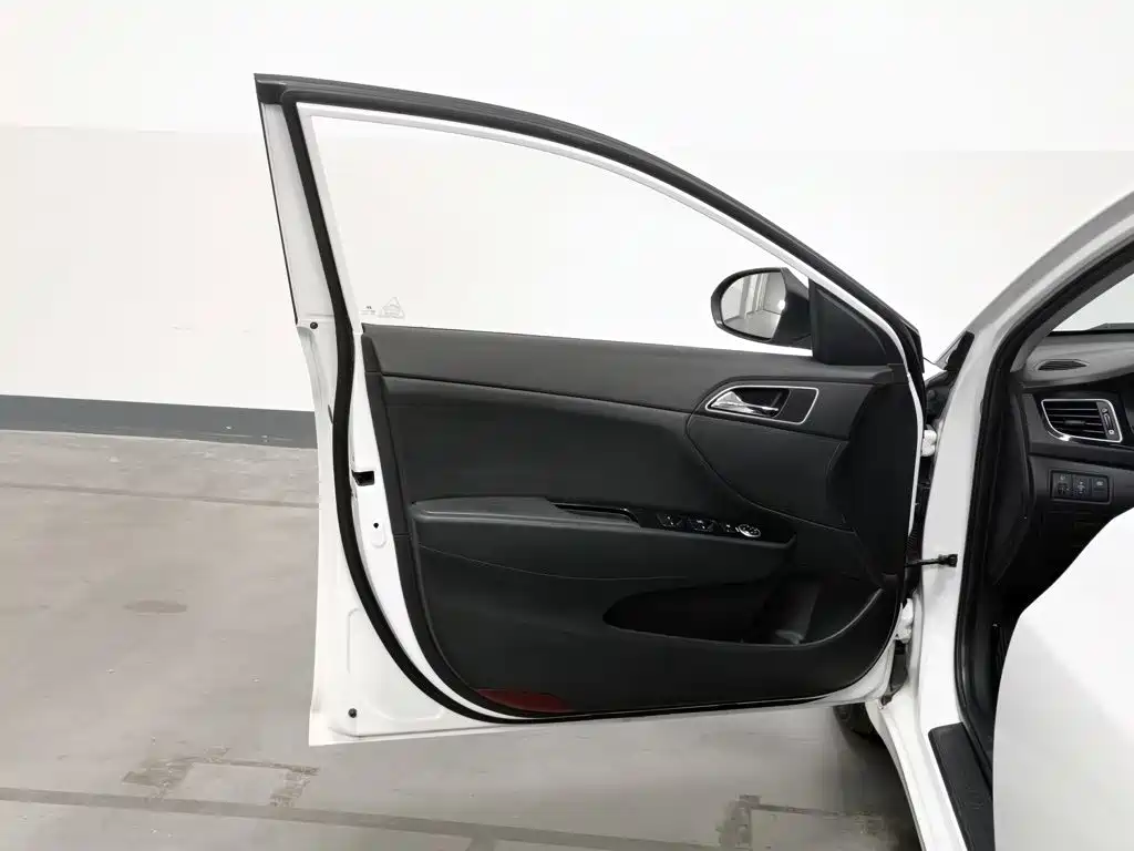 Hyundai Mistra — миниатюра 8