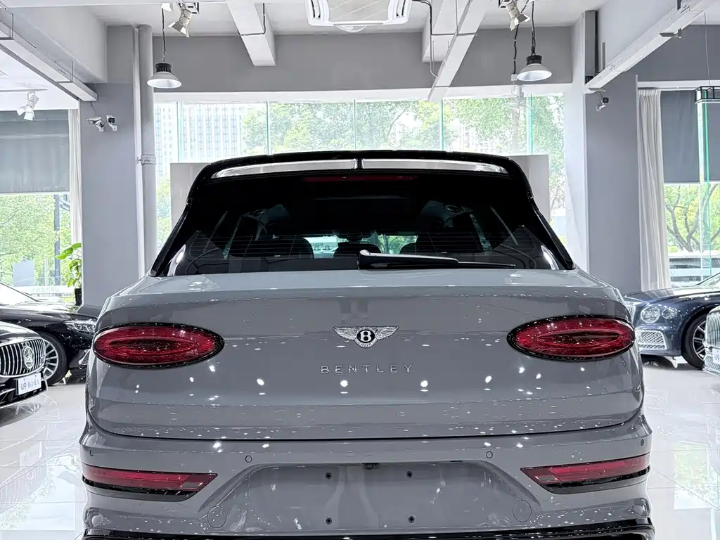 Bentley Bentayga — миниатюра 6