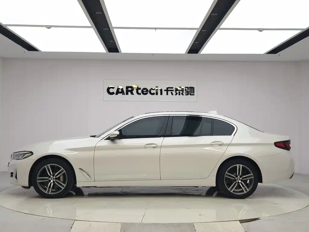 BMW 5 Series — миниатюра 2