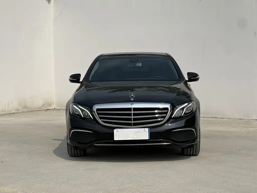 Mercedes-Benz E-Class — миниатюра 2