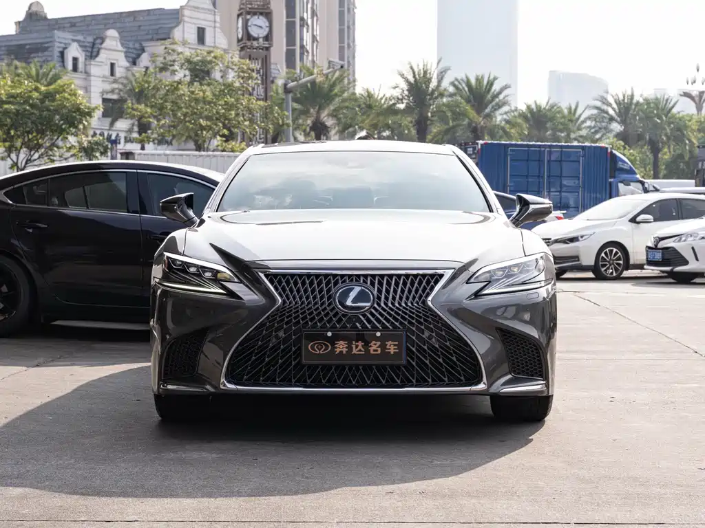 Lexus LS — миниатюра 2