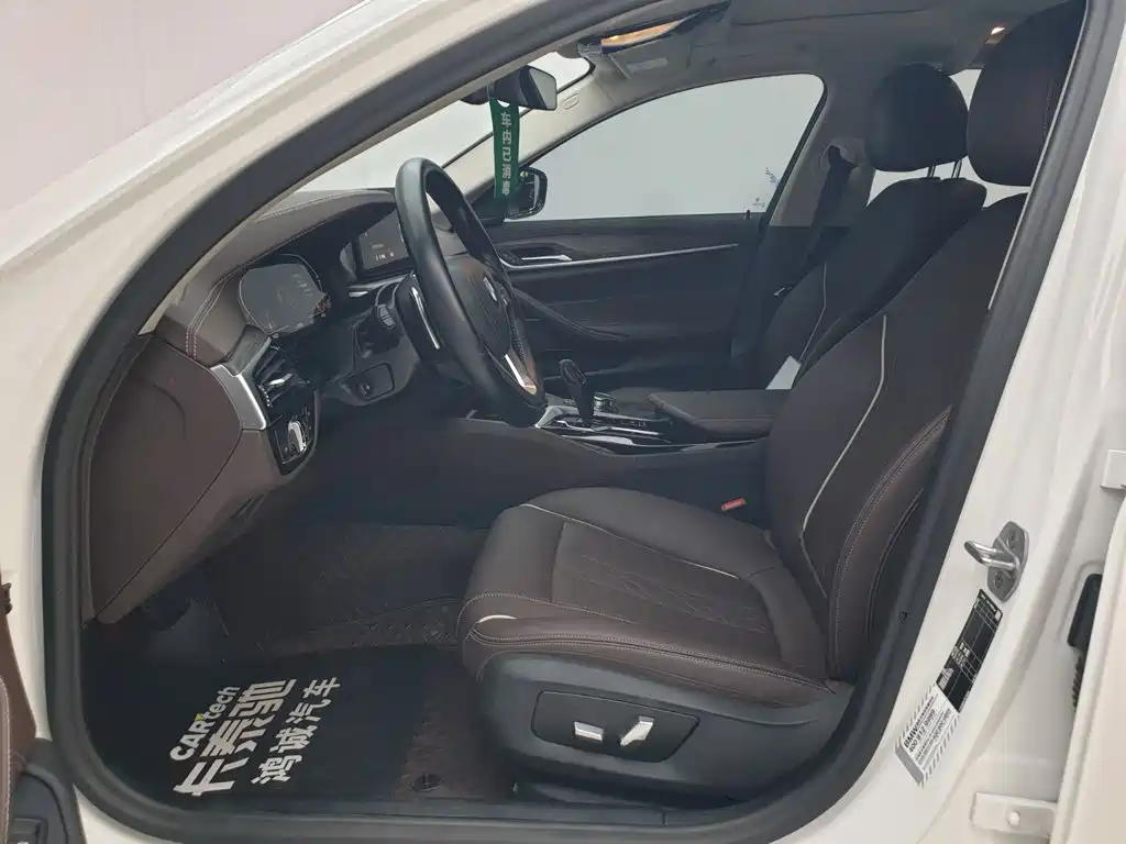 BMW 5 Series — миниатюра 14