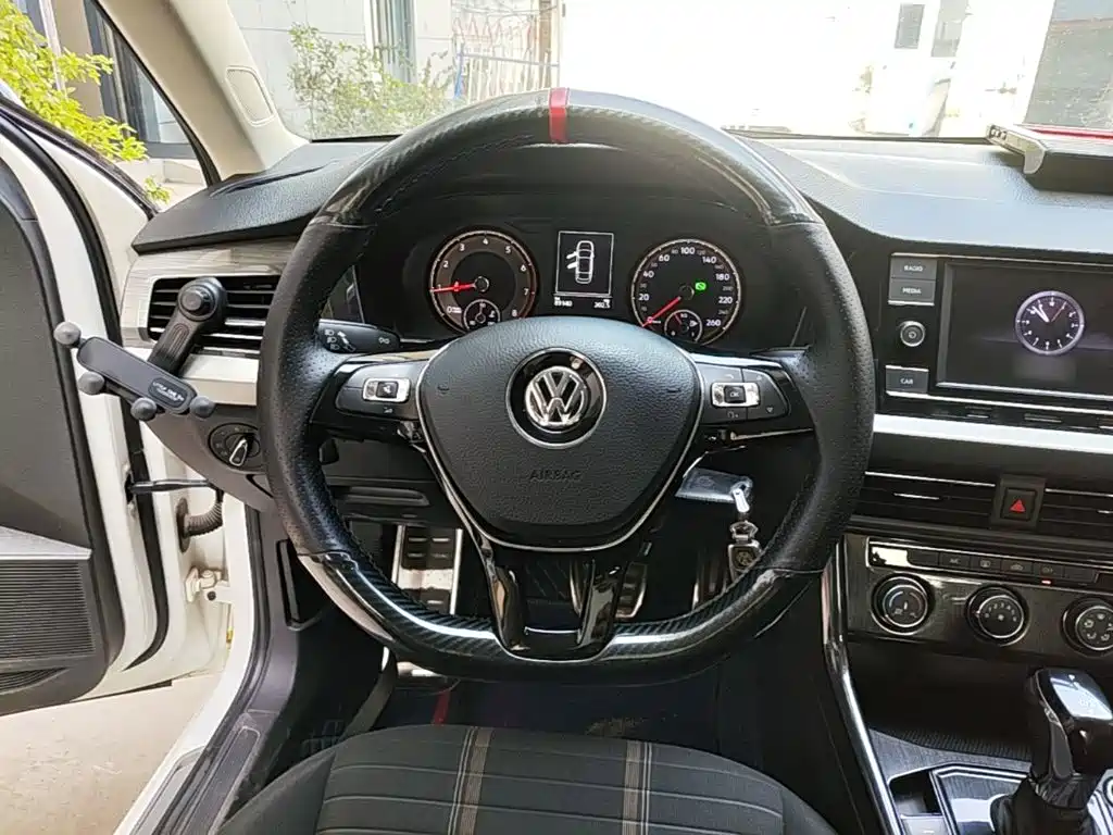 Volkswagen Lavida — миниатюра 11
