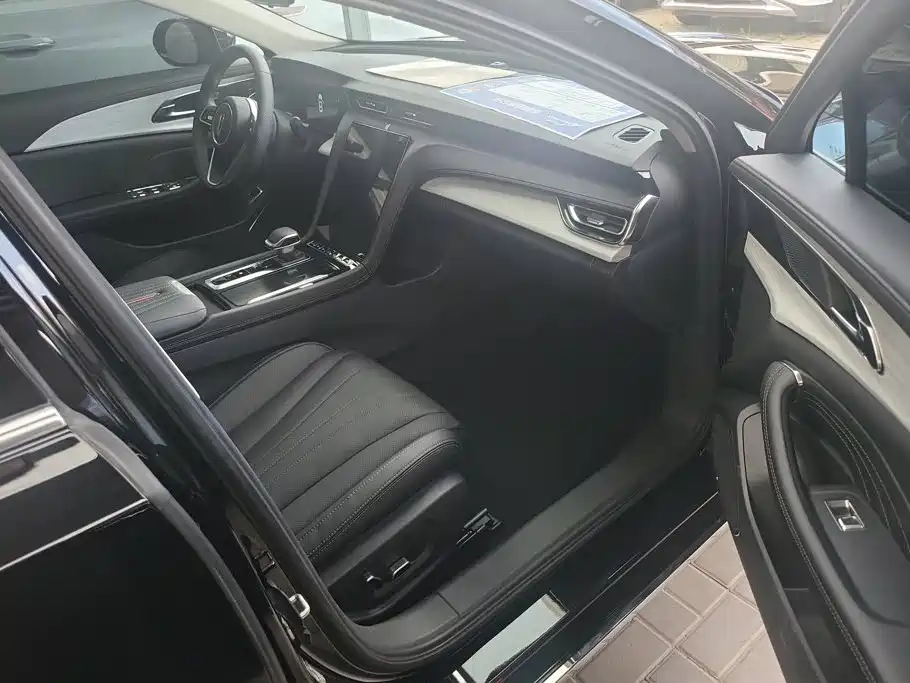 Hongqi Hongqi H5 — миниатюра 8