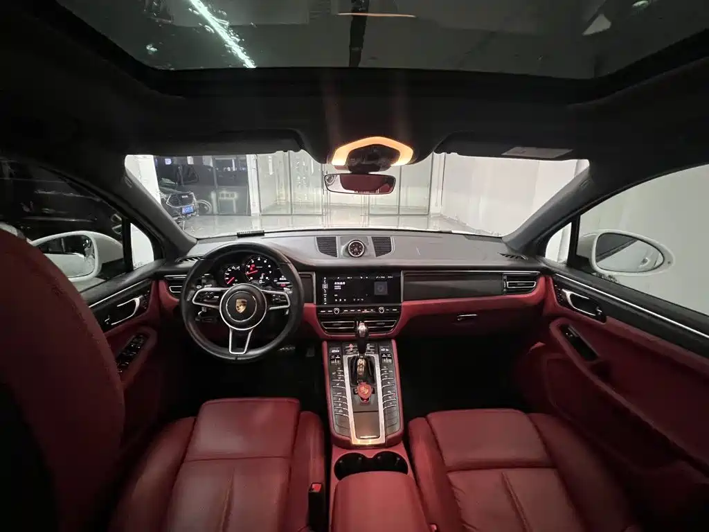 Porsche Macan — миниатюра 6