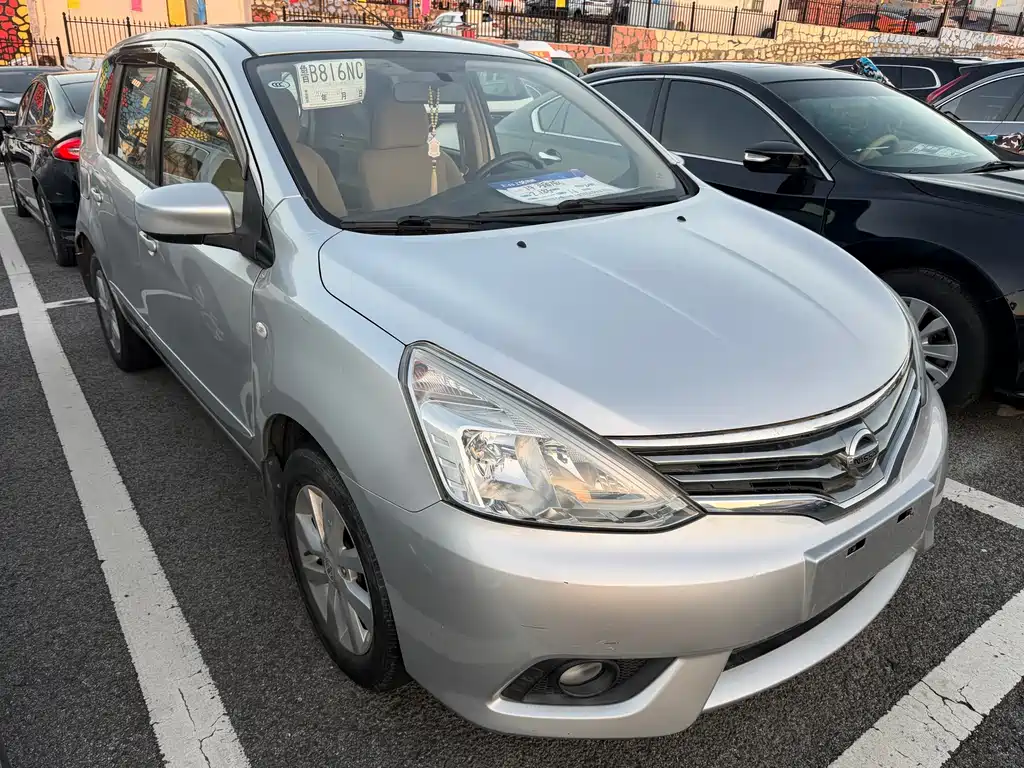 Nissan Livina — миниатюра 3