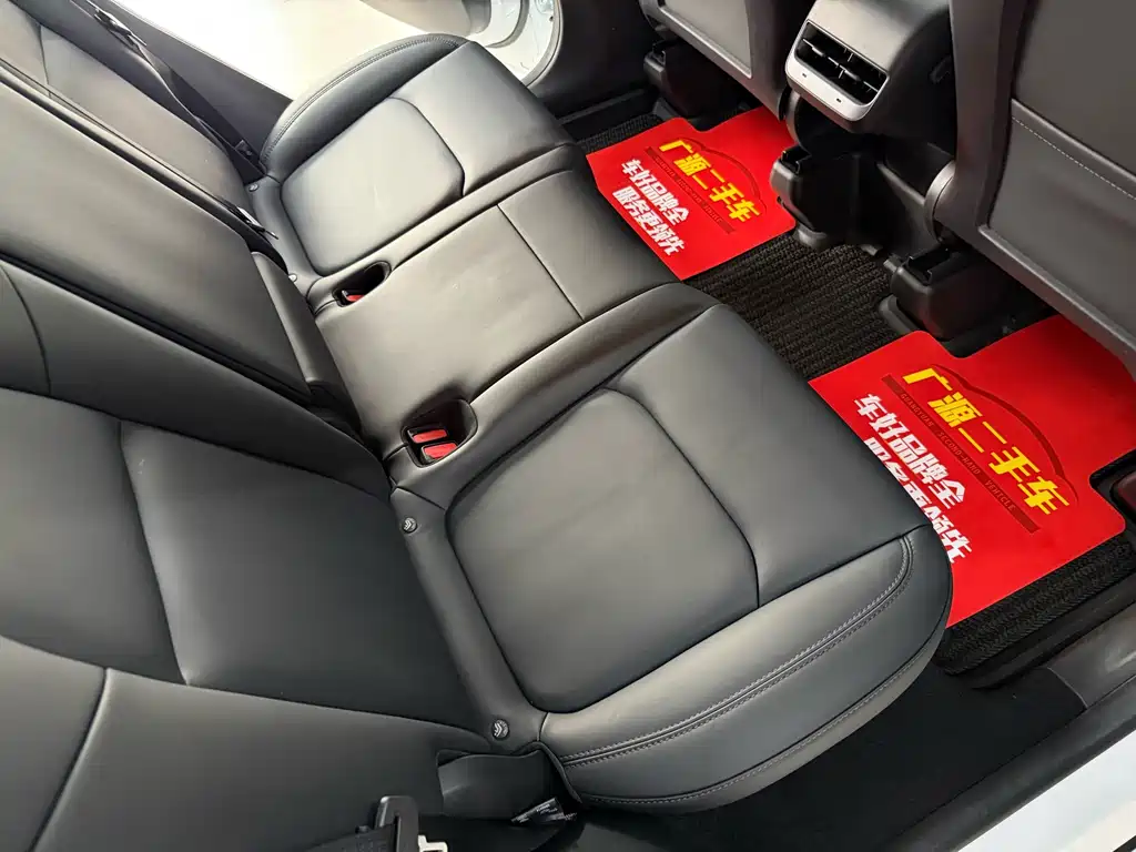 Tesla Model Y — миниатюра 14