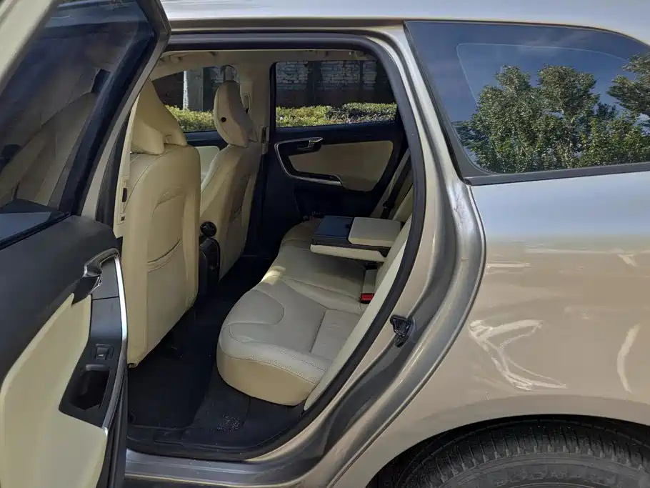 Volvo XC60 (Import) — миниатюра 11