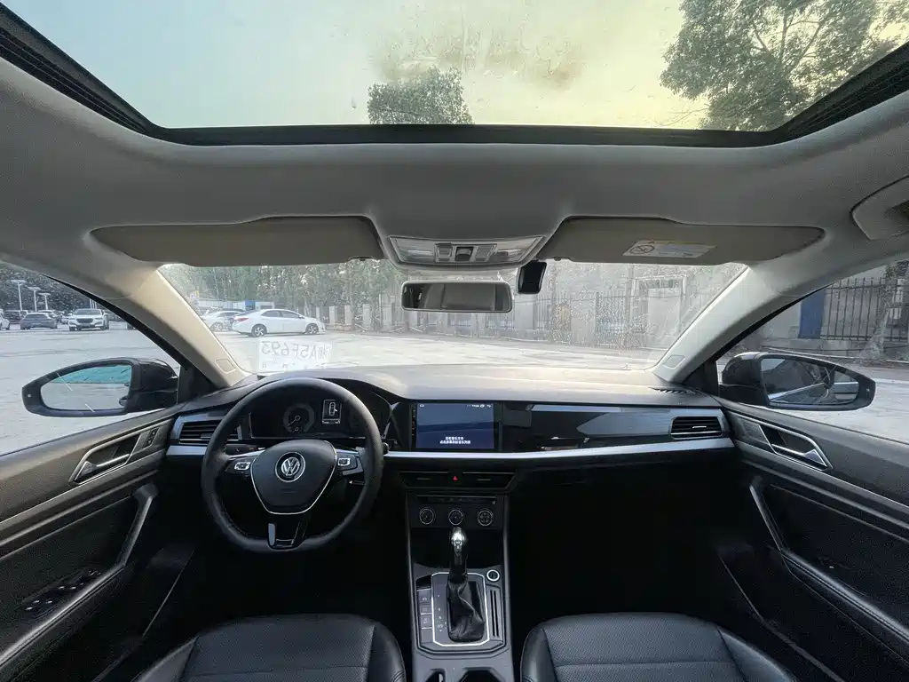 Volkswagen Lavida — миниатюра 4
