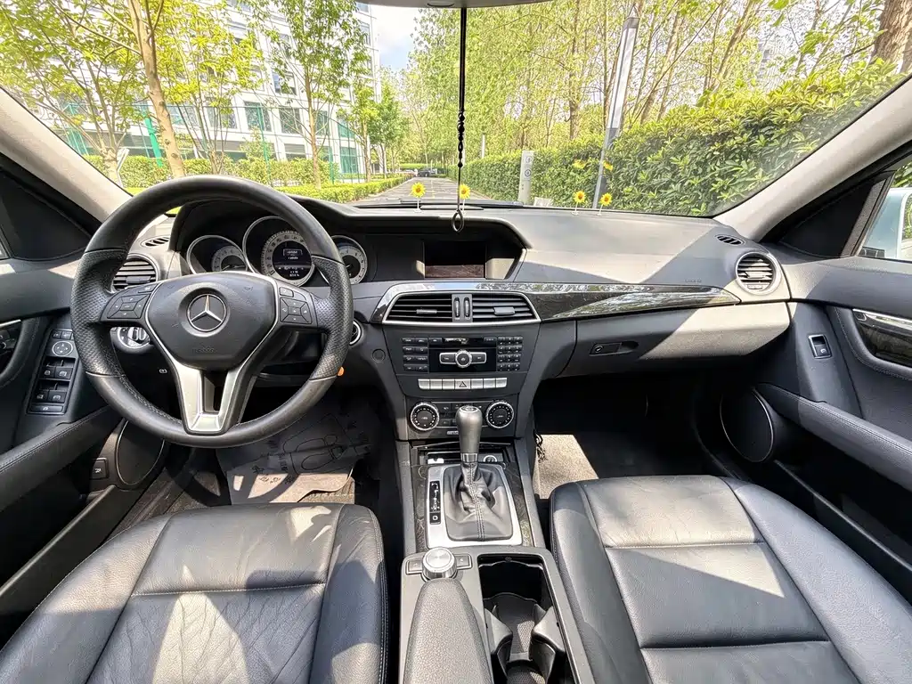 Mercedes-Benz C-Class — миниатюра 8