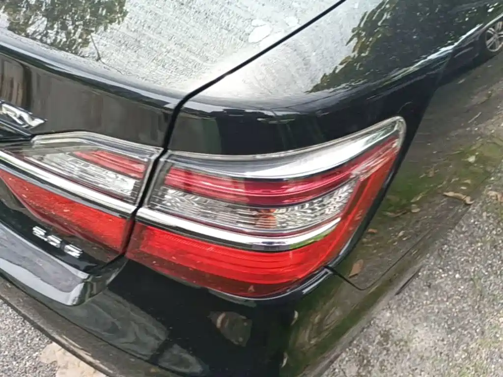 Toyota Camry — миниатюра 8