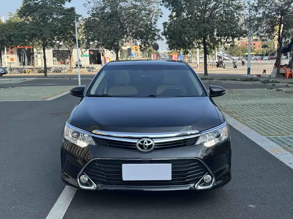 TOYOTA CAMRY