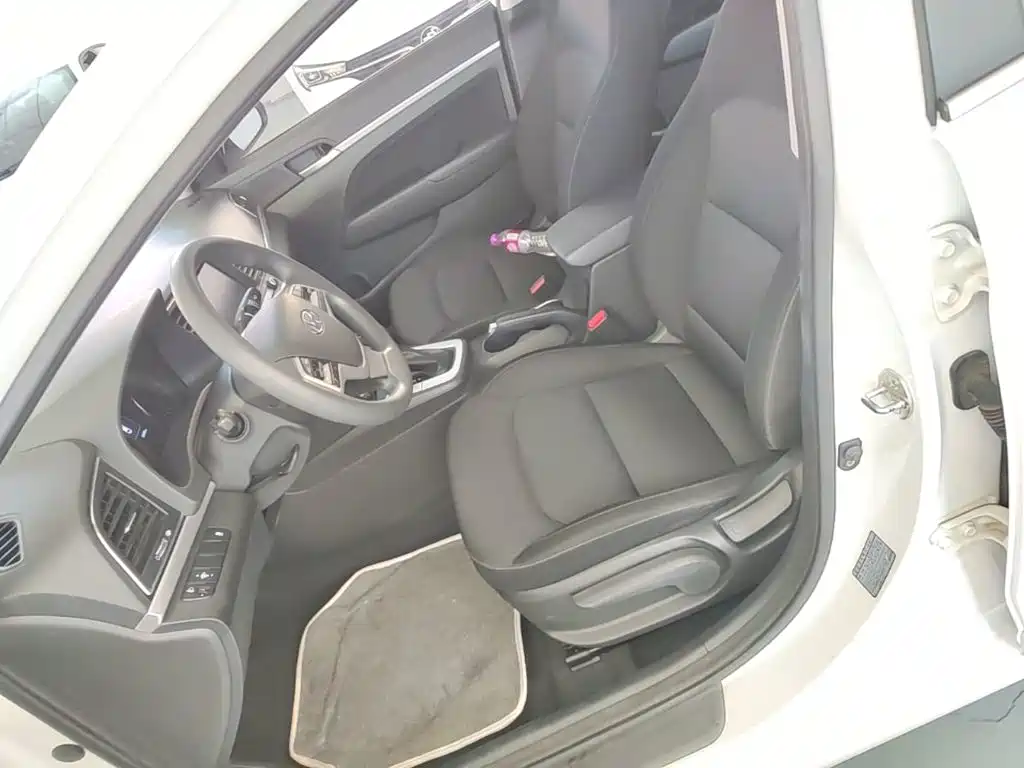 Hyundai Elantra — миниатюра 15