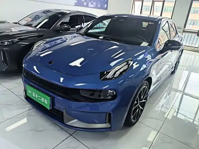 Lynk & Co 03
