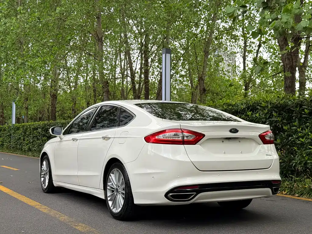 Ford Mondeo — миниатюра 5