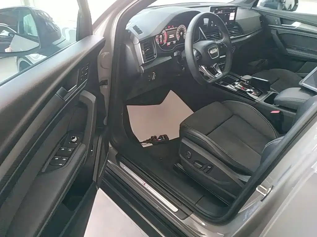 Audi Q5L Sportback — миниатюра 16