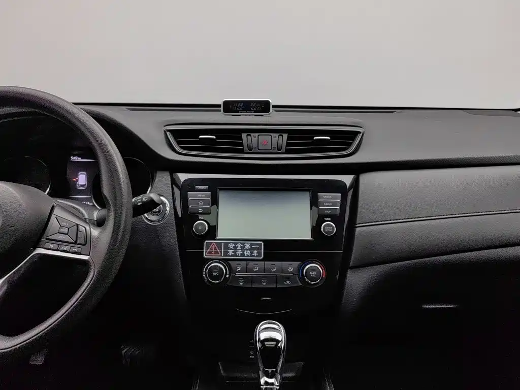 Nissan X-Trail — миниатюра 12