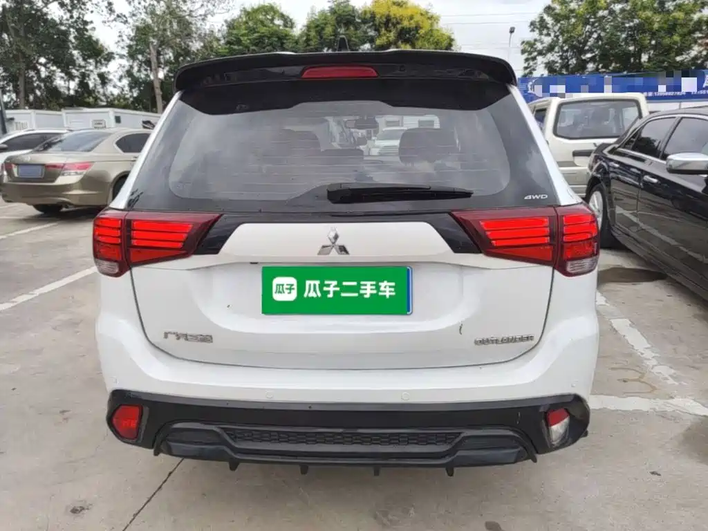 Mitsubishi Outlander — миниатюра 6