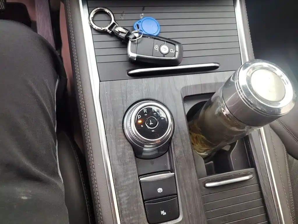 Ford Explorer — миниатюра 7