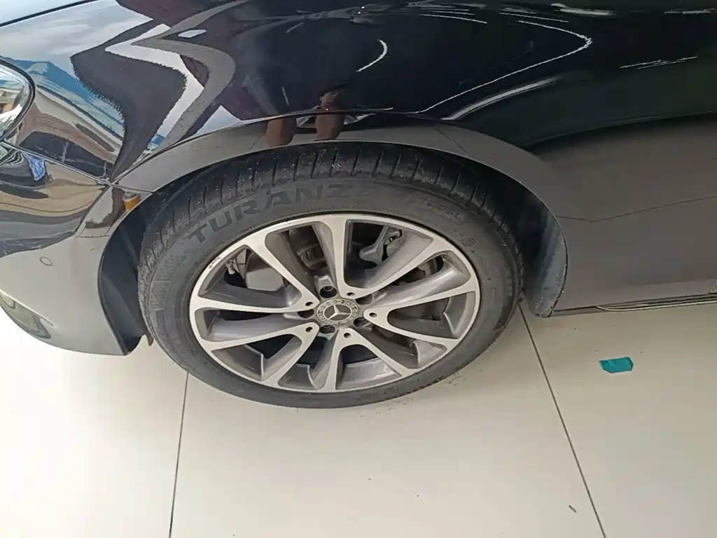Mercedes-Benz E-Class — миниатюра 23