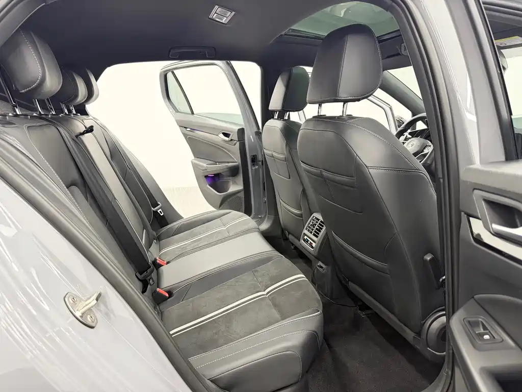 Volkswagen Golf — миниатюра 9