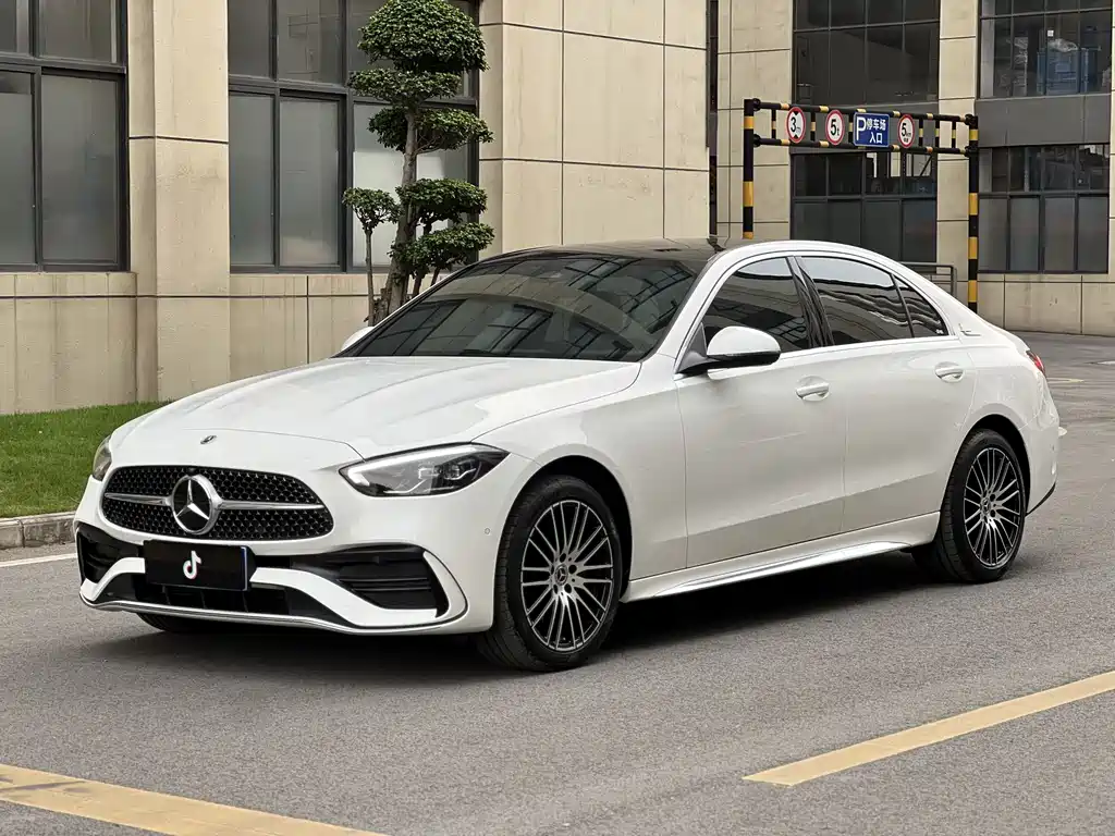 Mercedes-Benz C-Class 2021