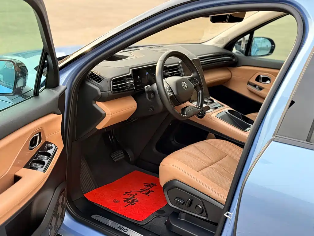 NIO ES8 2020 415KM мест