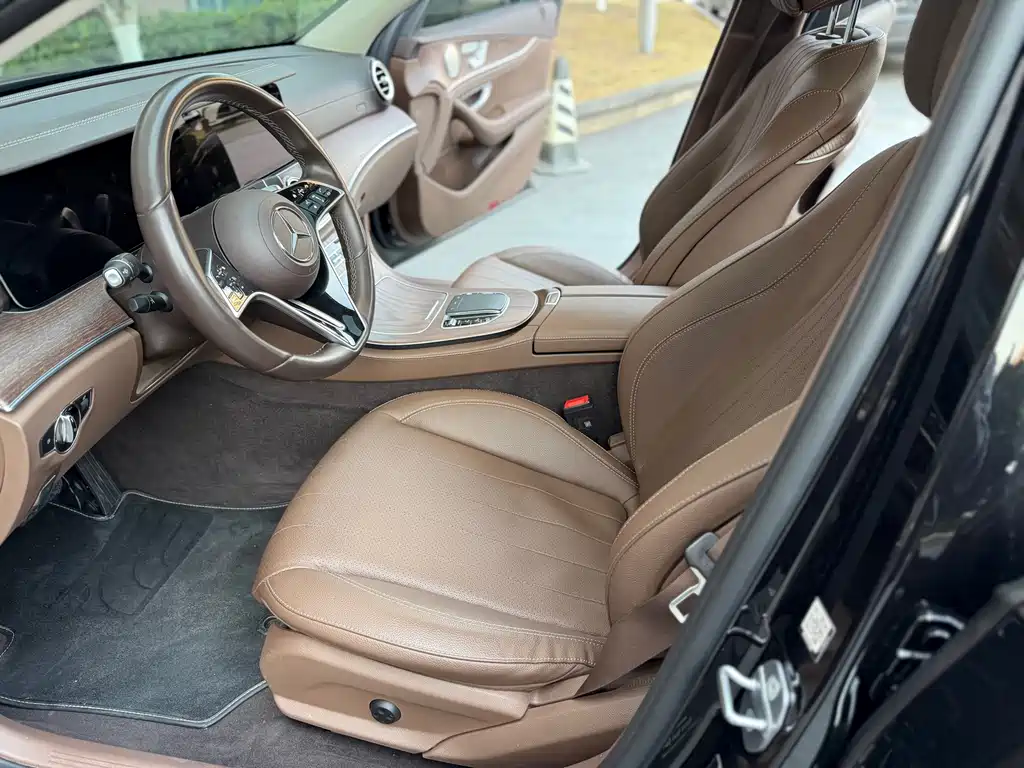 Mercedes-Benz E-Class — миниатюра 4