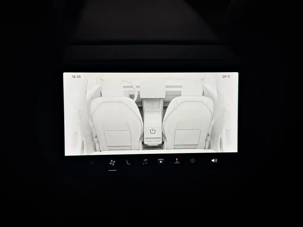 Tesla Model 3 — миниатюра 11