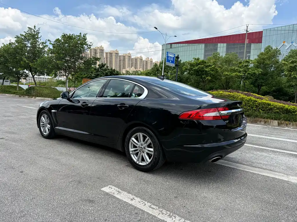 Jaguar XF — миниатюра 6